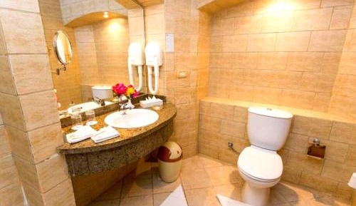 Deluxe Family Suite
