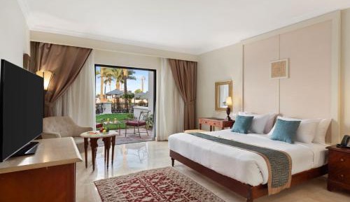 Deluxe Room with Garden View
