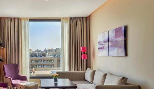 One-Bedroom Suite with Arkan Plaza View - Club Floor