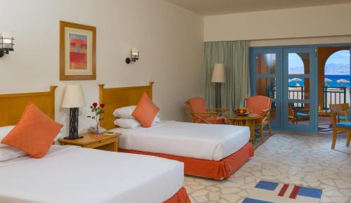 Standard Room Pool and Sea View Twin Bed
