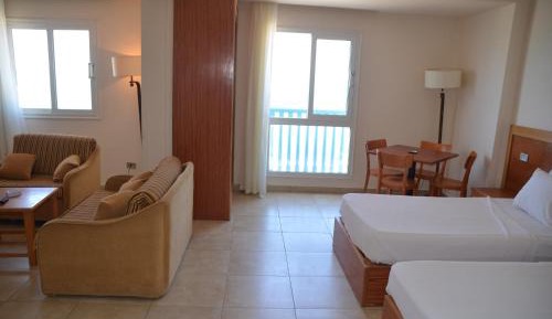 Deluxe Family Suite