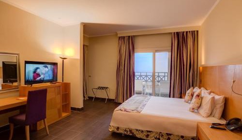King Room with Side Sea View- Egyptians and Residents Only