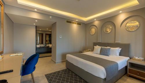 Presidential Suite- Posh Club