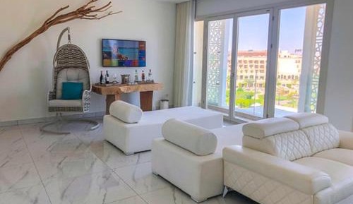 Sky view suite 