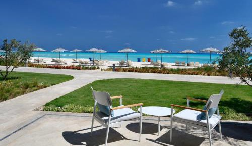 Deluxe Room With Beach Access