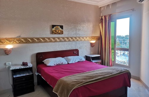 Sheraton Road -Sakkala Hotel | Golden Rose Hotel