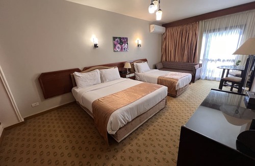 Al Duqqi Hotel | Santana Hotel