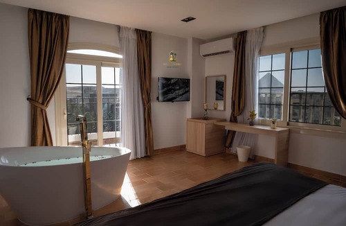 Kafrat al Jabal Hostel | Palm Pyramids