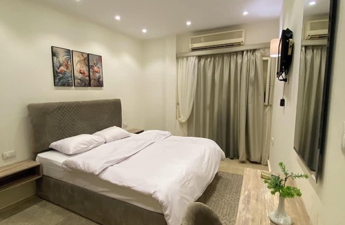 Al Haram House | Seven Pyramids Inn