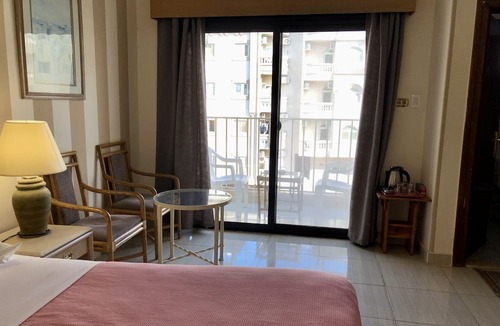 Corniche Road-Dahar House | Masaya Suites