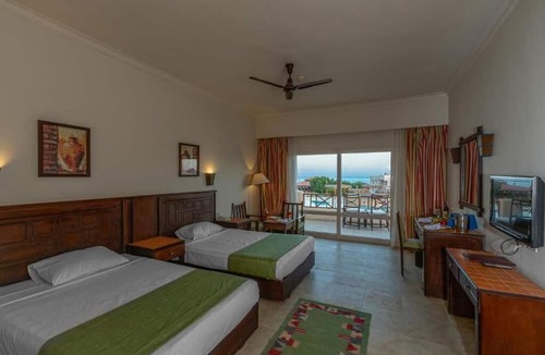 Marsa Alam Hotel | Laguna Beach Marsa Resort