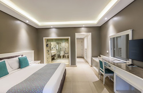 Village Road Resort | SUNRISE Garden Beach Resort - All inclusive