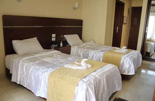 Al Duqqi Hotel | Pharaohs Hotel