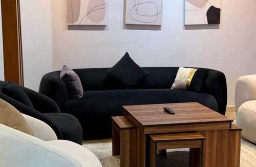 Sheikh Zayed City Apartment | ALSAWAH Warm 2BR - Casa Beverly Hills
