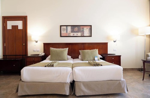 Dream Land Hotel | Swiss Inn Plaza