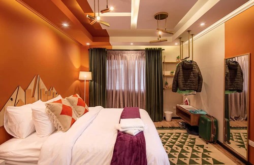 Heliopolis Apartment | Xuru Stays I Waterfront Designer 2BR - 5 min to Airport