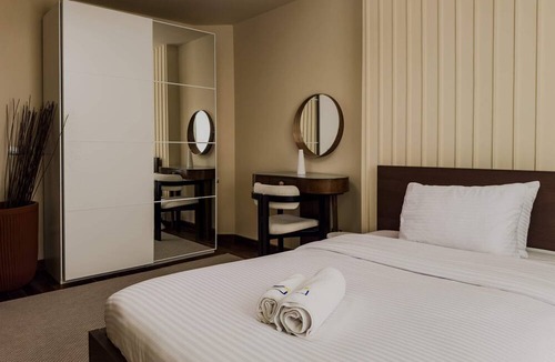 An-Nuzhah Apartment | Xuru Stays I The 3bdr Avant-garde Residence 5 min to Airport