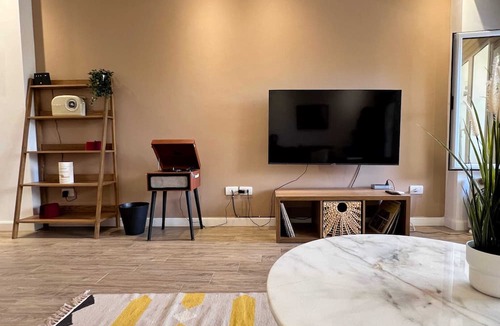 Al Haram Apartment | Xuru Stays I Spellbinding 2 BDR Apt. At The Giza Pyramid's Doorstep