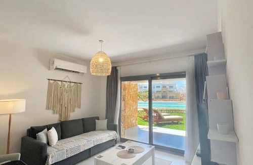 El Gouna Apartment | Xuru Stays I Lagoonfront Easy 1bdr @ Swan Lake El Gouna