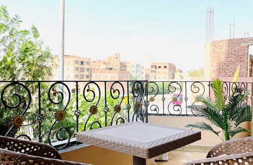 Al Haram Bed & Breakfast | Kemt pyrimds view