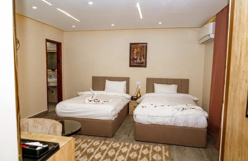 Kafrat al Jabal Hotel | Pharaonic Pyramids Hotel