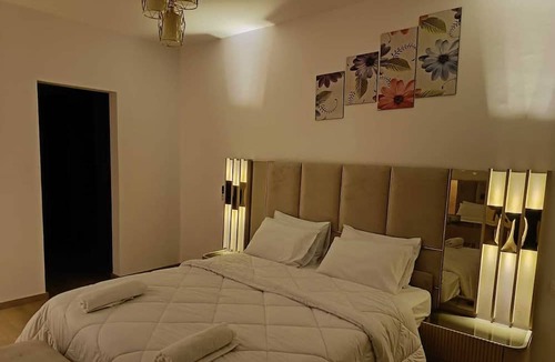 Al-Khalifa Apartment | Carrara White 3BR APT Garden and Pool