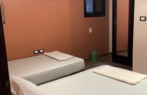 Al Haram Hostel | H10 Pyramids View
