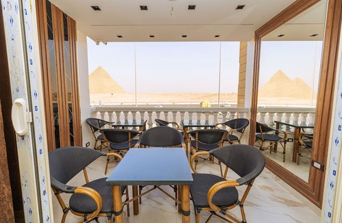 Pyramids Gardens Hotel | White Pyramids inn