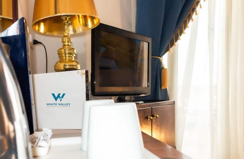 Village Road Resort | White Valley Palace