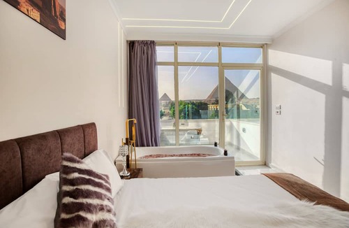 Giza Bed & Breakfast | Tree Lounge Pyramids View INN, Sphinx Giza.