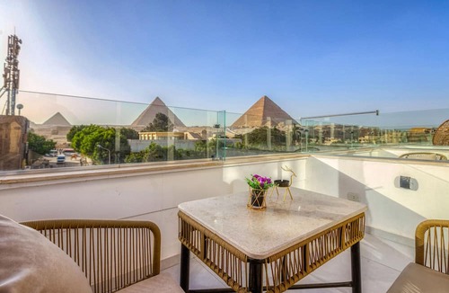 Giza Bed & Breakfast | Tree Lounge Pyramids View INN, Sphinx Giza.