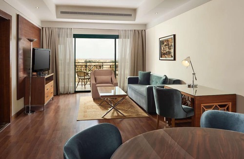 Dream Land Resort | Hilton Pyramids Golf