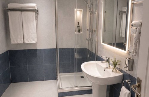Heliopolis Apartment | Skyline Luxury Suites 5 Mins From Cairo Airport