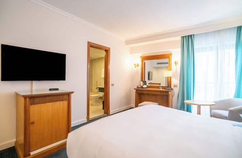 Kafr ad-Dawwar Hotel | Azal Pyramids Hotel