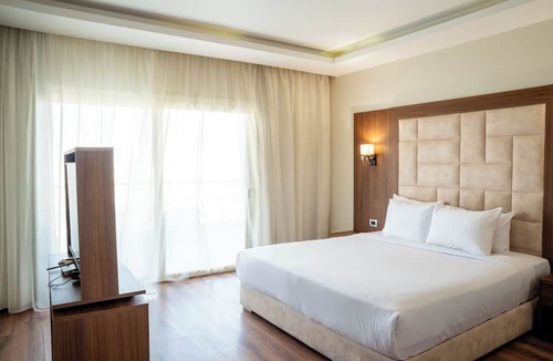 Village Road Hotel | Rivoli Suites