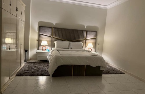 Zamalek Apartment | Nile View Apartment - Sleeps 4 & Balcony
