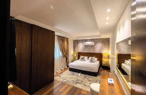 Al Duqqi Hotel | Alashrafia Smart Residence
