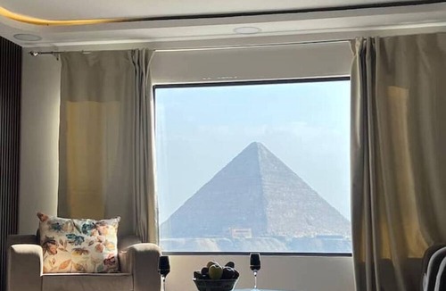 Al Haram Apartment | Khufu's Heaven Pyramids View