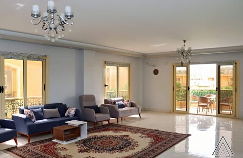 Kirdasah Apartment | Modern 4 Rooms Stay - Close to Grand Egyptian Museum & Pyramids