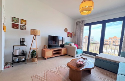 El Gouna Apartment | Cozy Boho 1BDR + Sofa Bed, Pool View in Kamaran