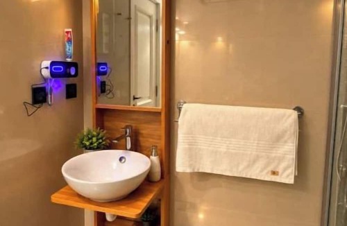 Al-Basatin Apartment | JMaison Maadi - Boutique 3-Bedroom Stay with Steam Shower