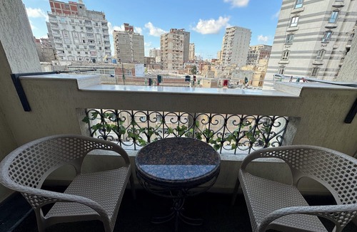 Bab Sharqi House | Charming 2-bedroom apartment with WiFi, AC in delightful Alexandria