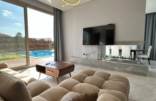 Sheikh Zayed City Villa | Villa with Pool-Allegria-Sheikh Zayed