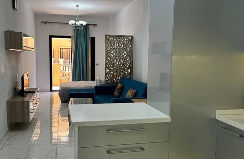 Dahar Ski Chalet | Charming 2-Bedroom Chalet in Hurghada with AC, WiFi & Beach Access