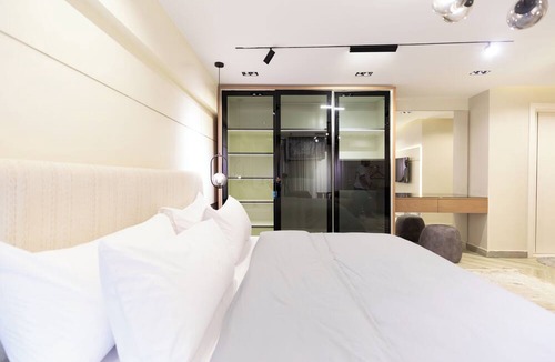 Al Duqqi Apartment | 4 Bedroom Apartment