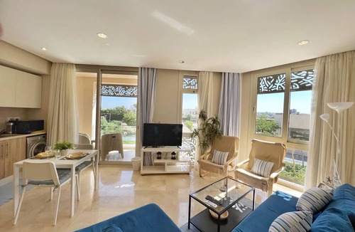 El Gouna Apartment | Xuru Stays I Sparky & Summery 2 BDR @ Mangroovy Free Beach & Pool Access