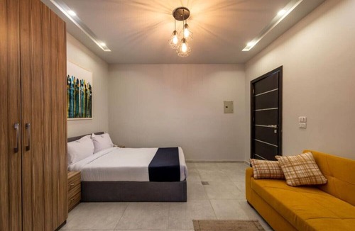 Cairo Apartment | Superior Studio w/free Breakfast in Golden Gates |15 mins from Airport|10 mins from Shopping malls