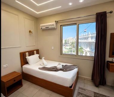 Qasr an-Nil Hotel | Garden Downtown Tahrir View