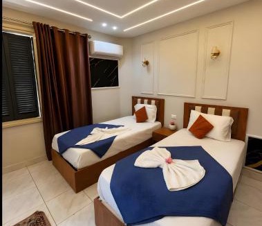 Qasr an-Nil Hotel | Garden Downtown Tahrir View