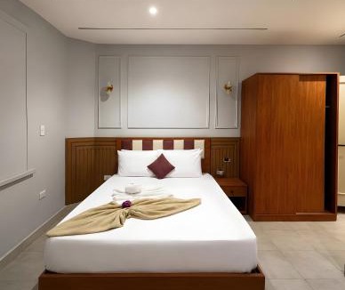 Qasr an-Nil Hotel | Garden Downtown Tahrir View